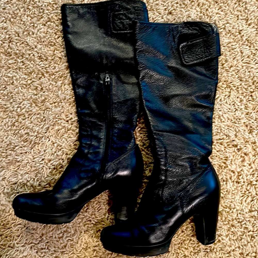 Kenneth Cole black boots